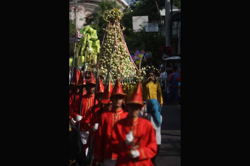 Kirab Gunungan Ketupat