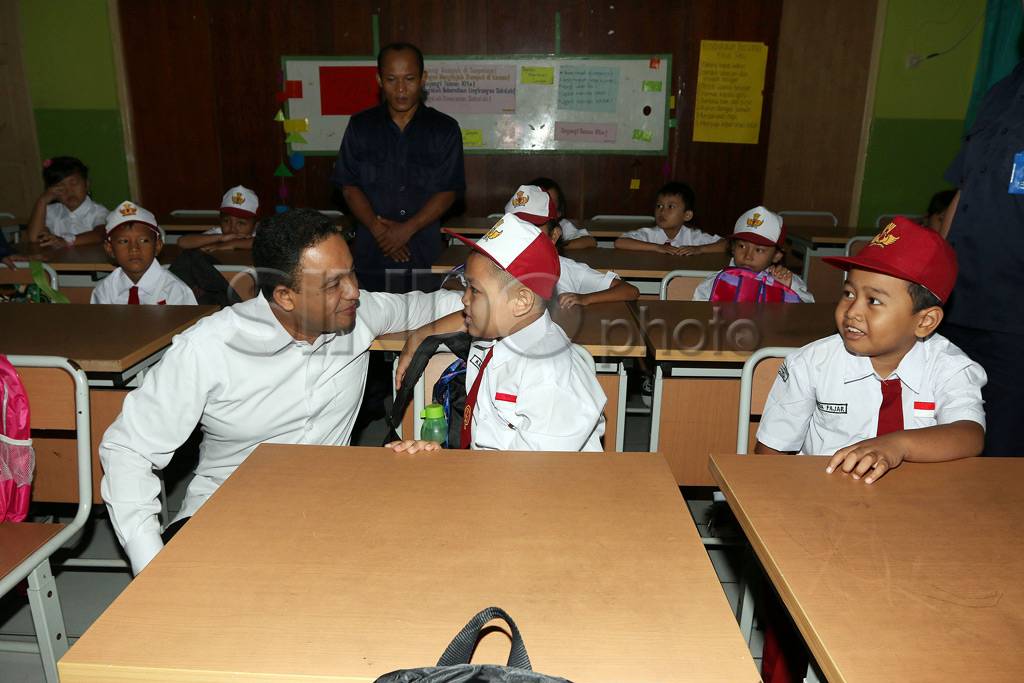 Hari Pertama Sekolah,...