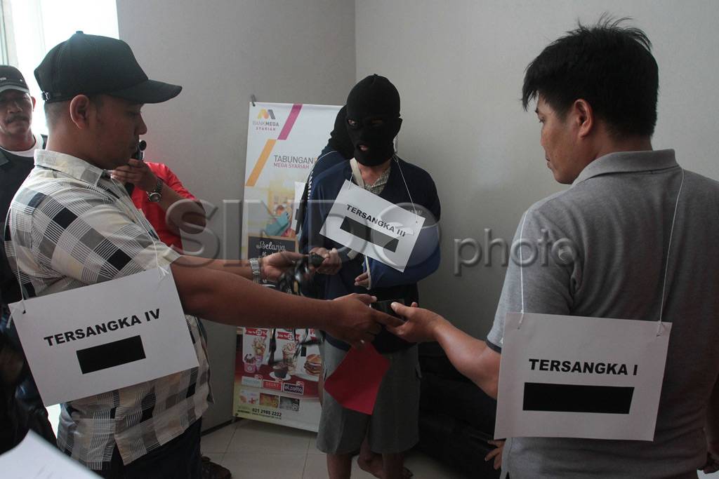 Polisi Gelar Rekonstruksi...