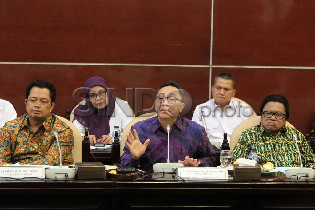 MPR Gelar Rapat Bahas...