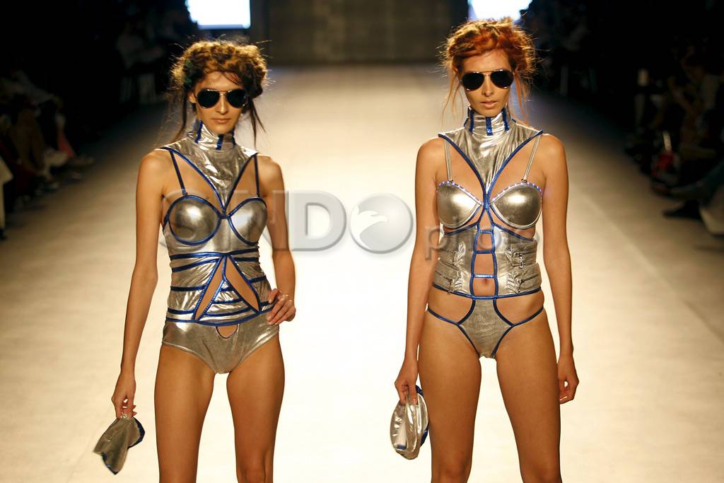 Fashion Show Lingerie...
