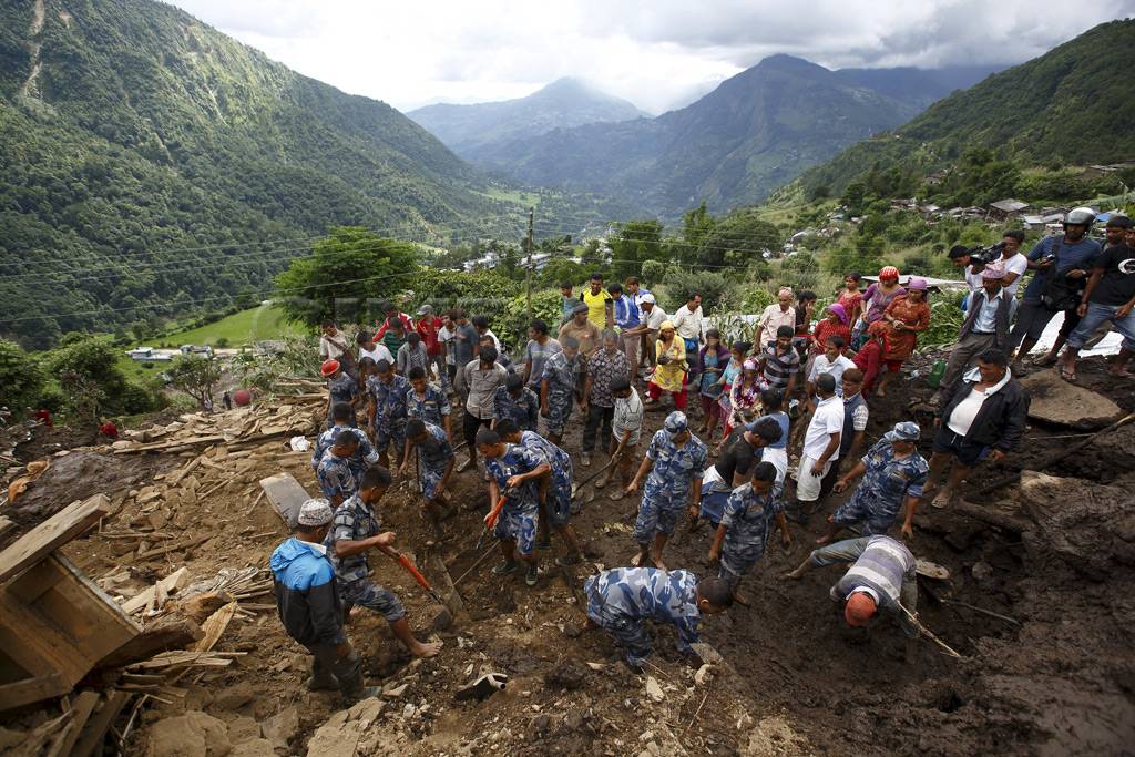 Longsor di Nepal, 30...