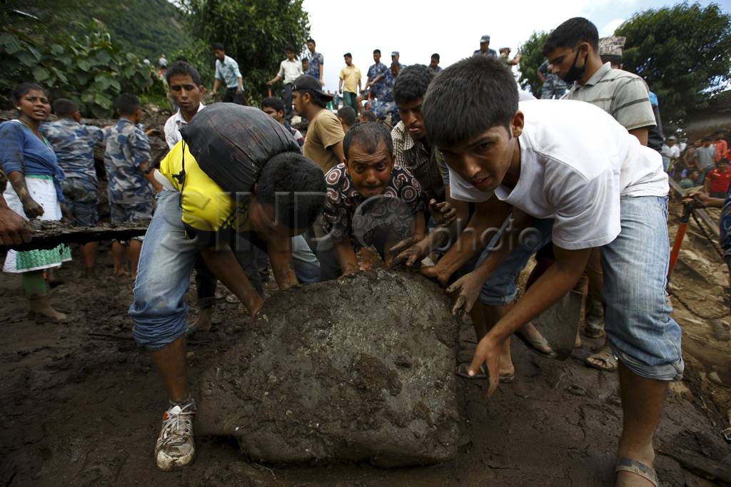 Longsor di Nepal, 30...