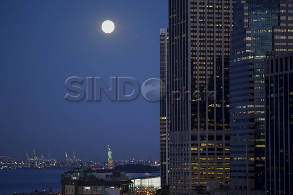 Indahnya Blue Moon di...