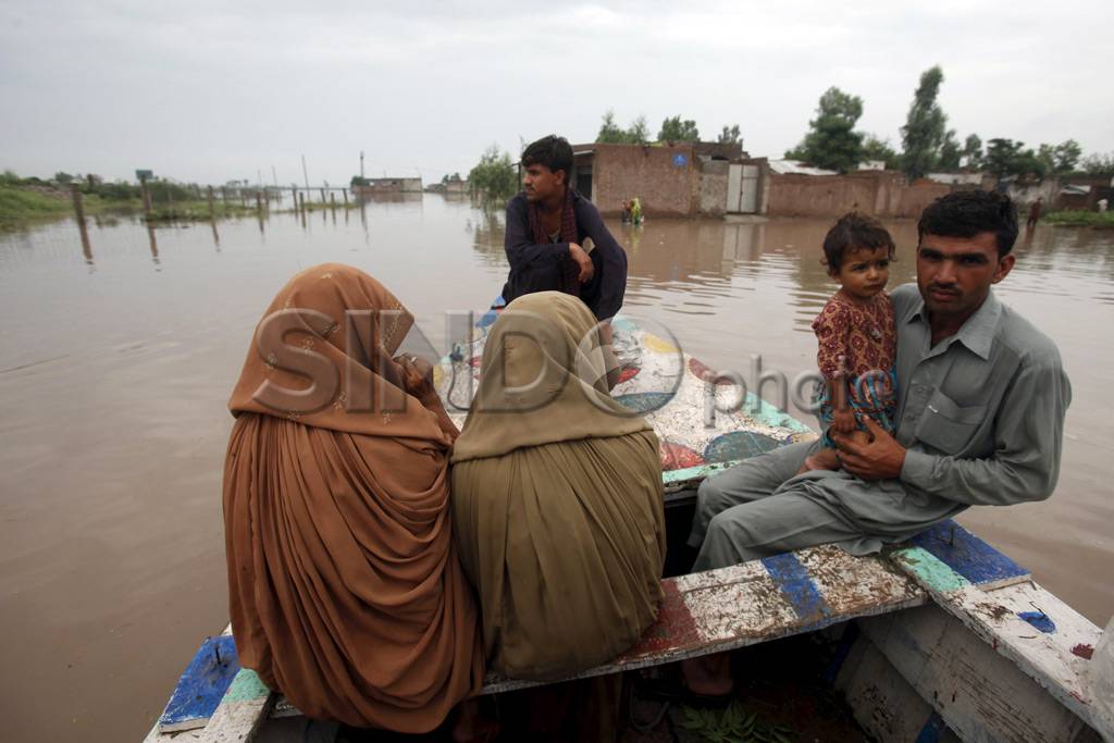 Banjir Bandang Rendam...