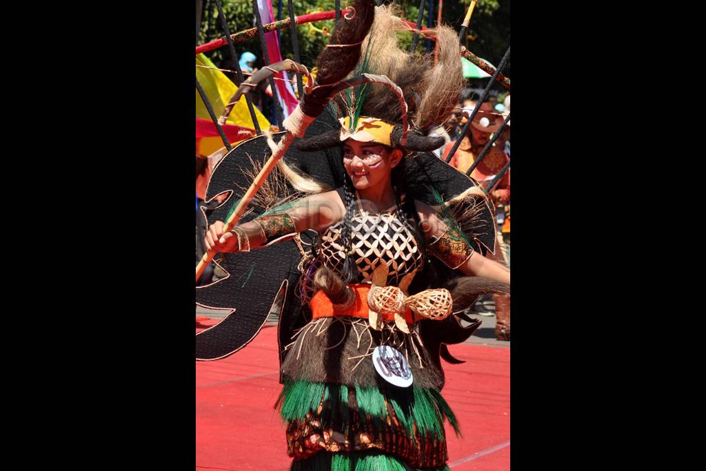 Karnaval Batik dan Parade...