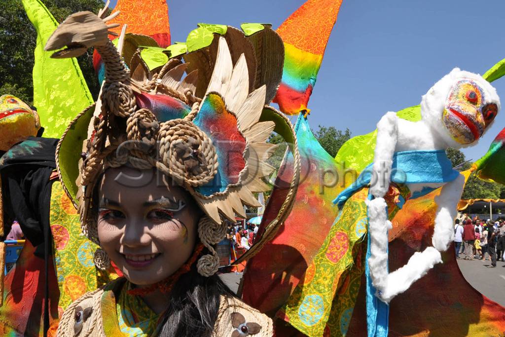 Karnaval Batik dan Parade...