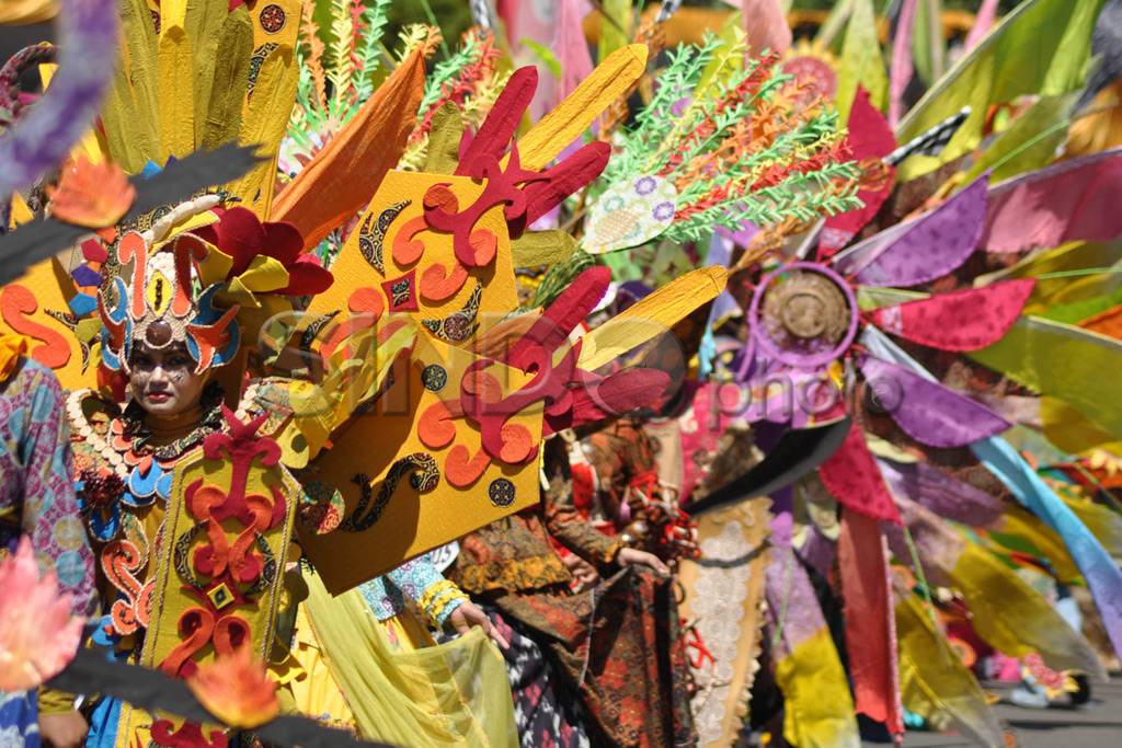 Karnaval Batik dan Parade...