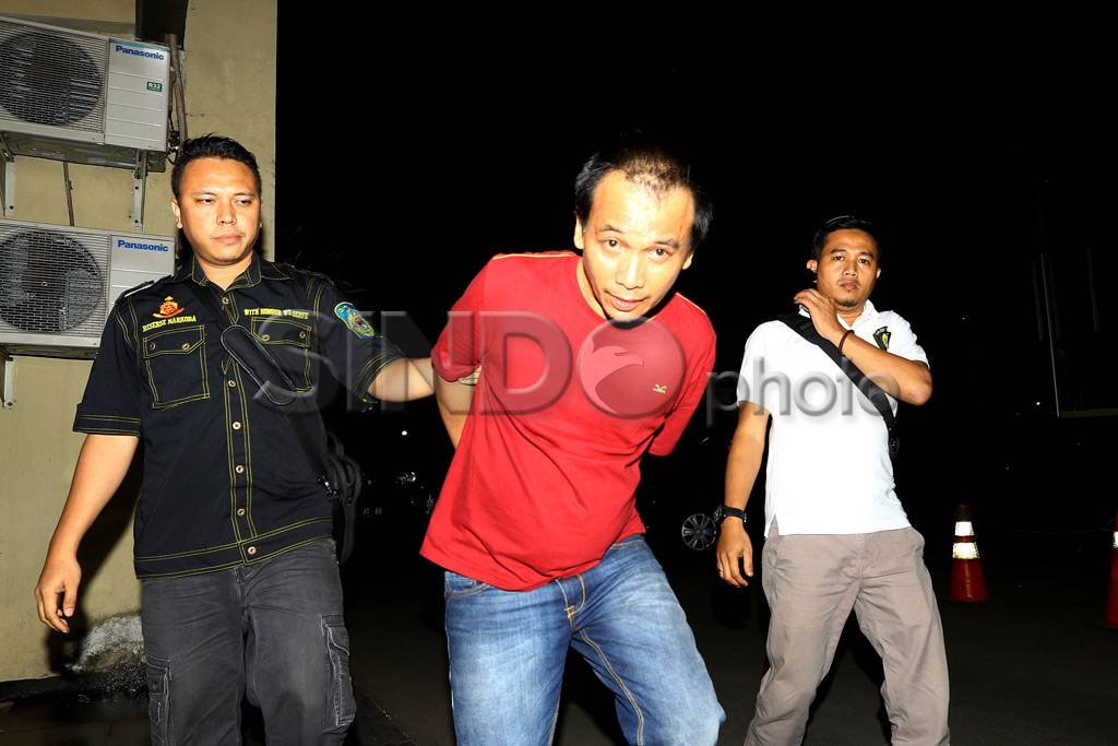 Polisi Gelandang Penyuplai...