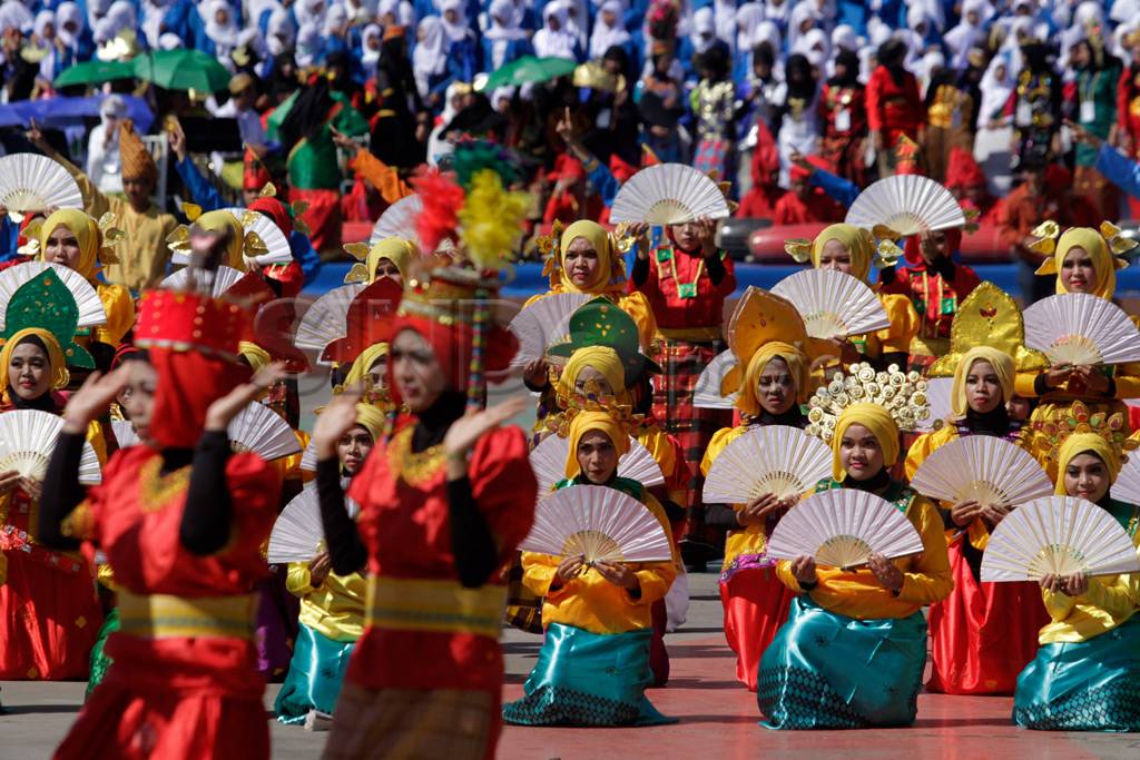 Tari Empat Etnis Meriahkan...