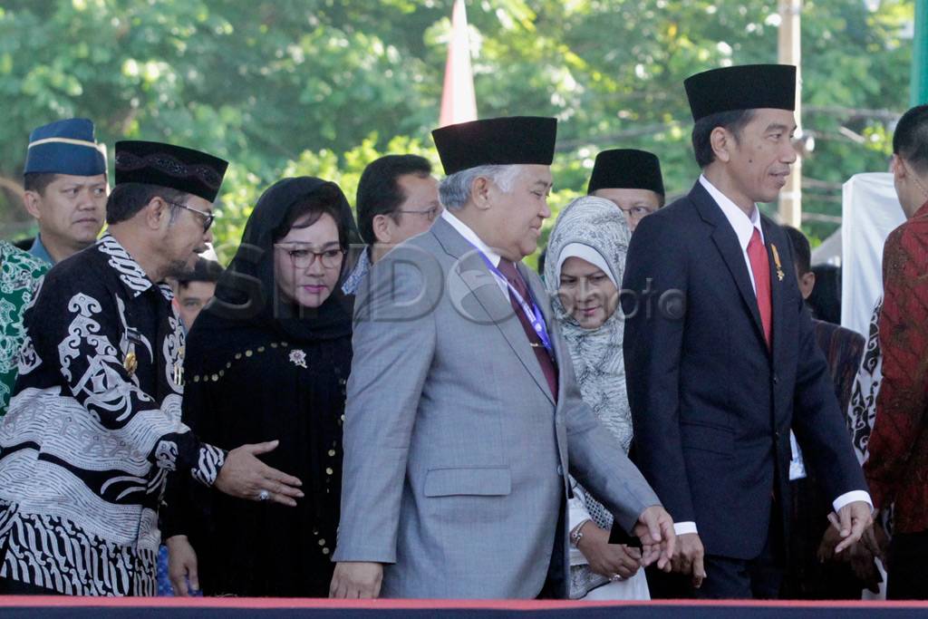 Jokowi Hadiri Muktamar...
