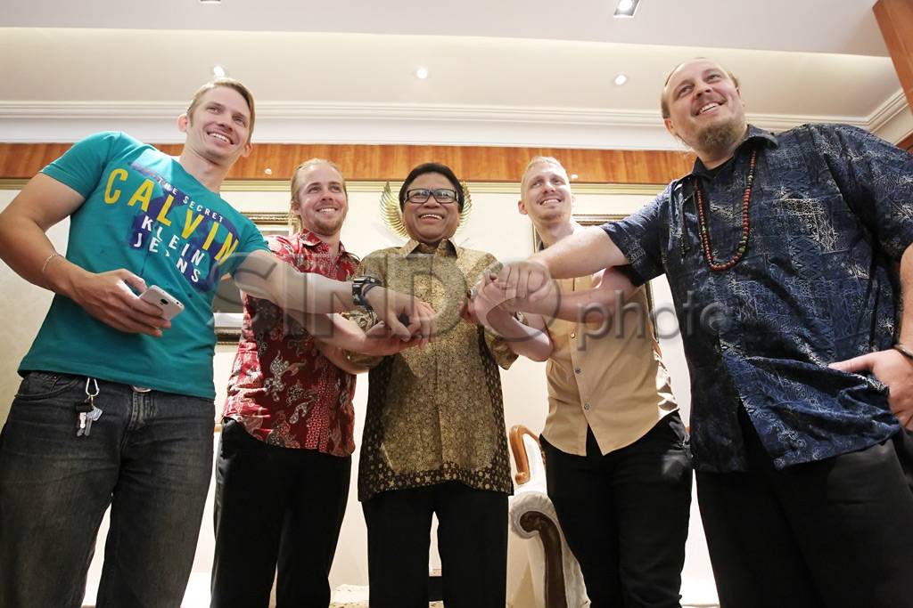 Grup Musik DEBU Temui...