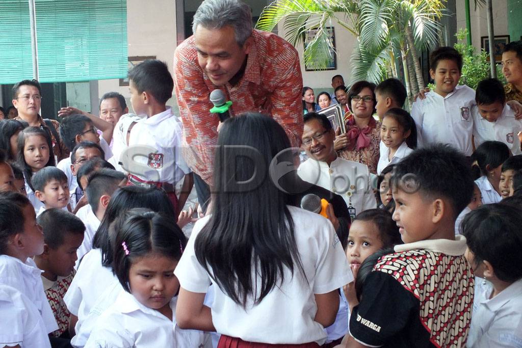 Ganjar Pranowo Ajak...