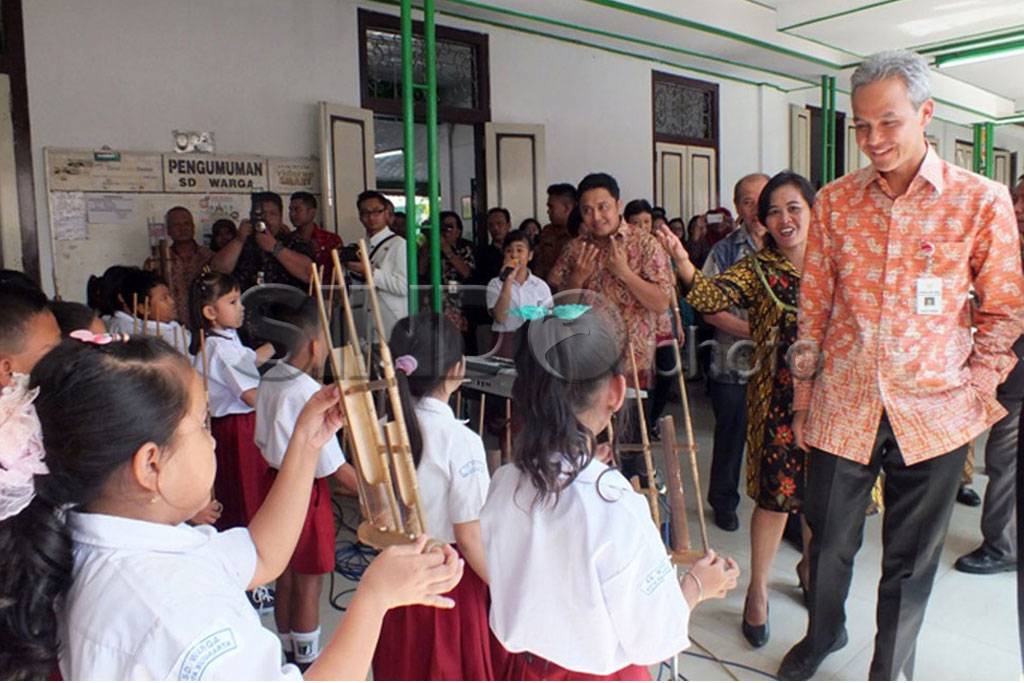 Ganjar Pranowo Ajak...