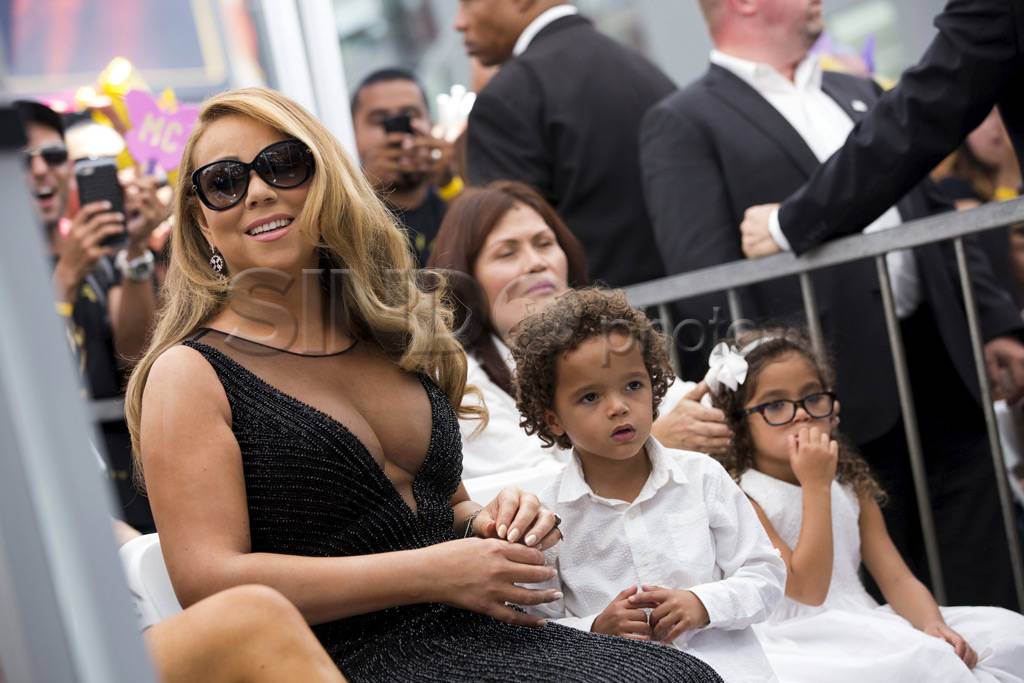 Pose Mariah Carey Saat...