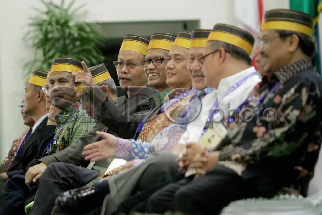 Haedar Nashir Pimpin...