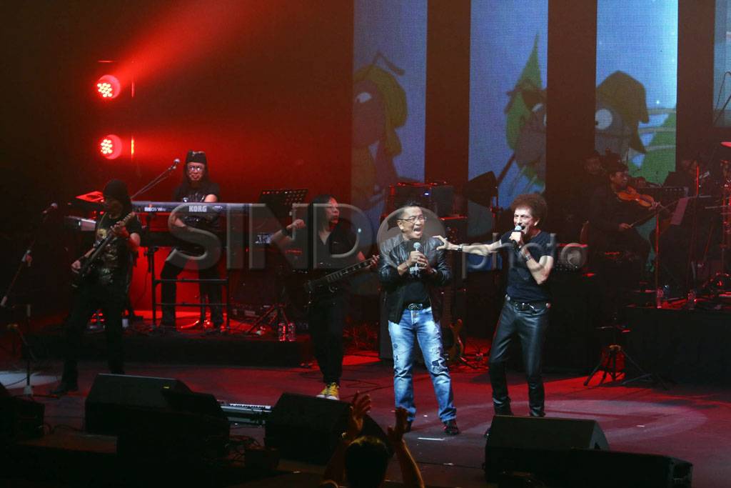 Konser Godbless Obati...