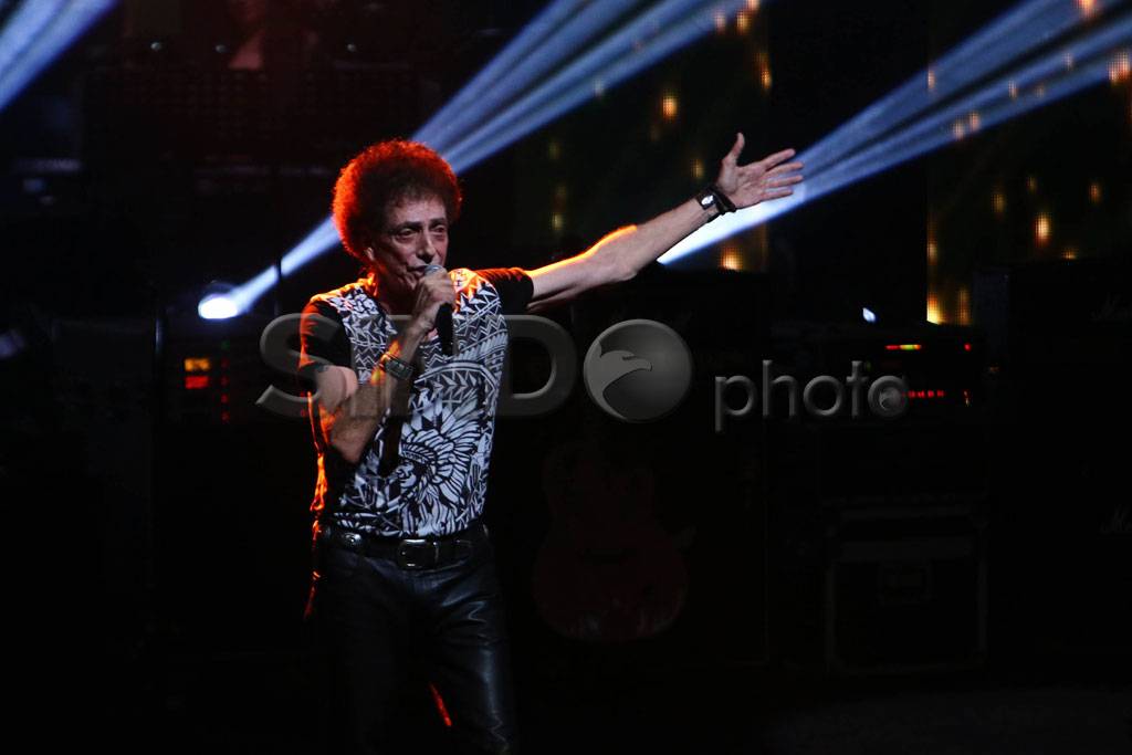 Konser Godbless Obati...