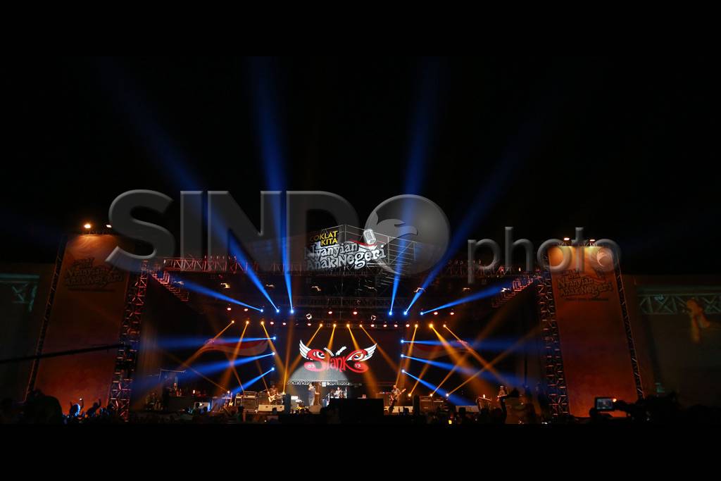 Aksi Slank dalam Konser...