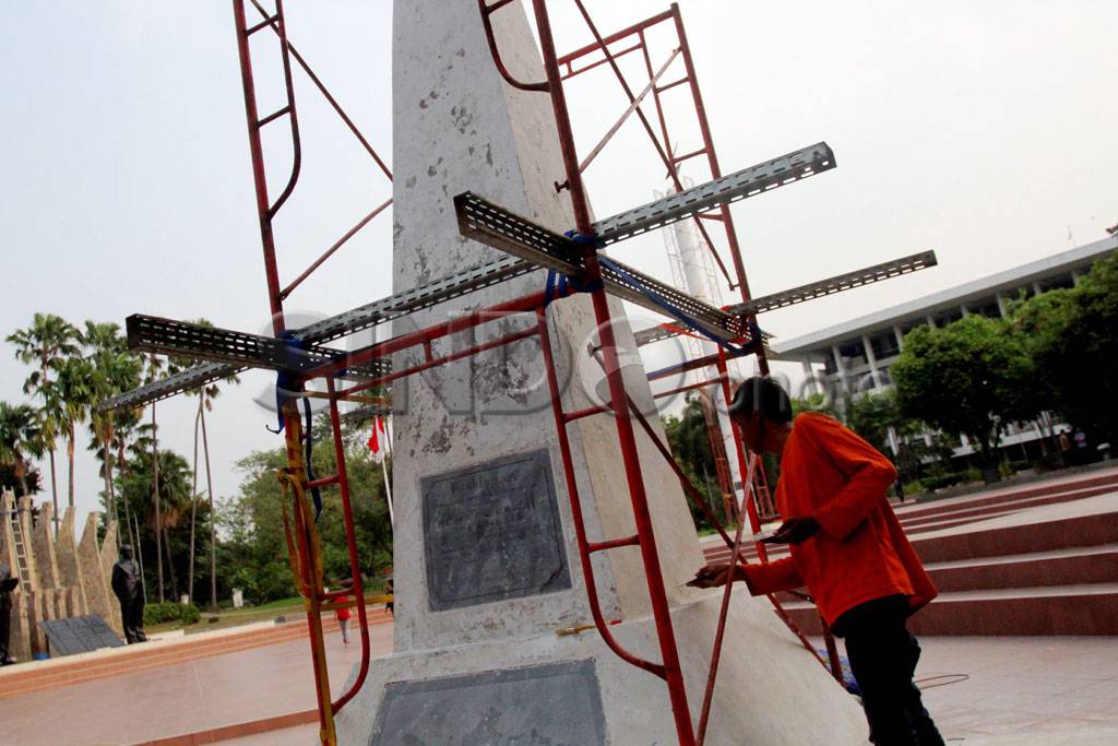 Bersihkan Patung Proklamator...