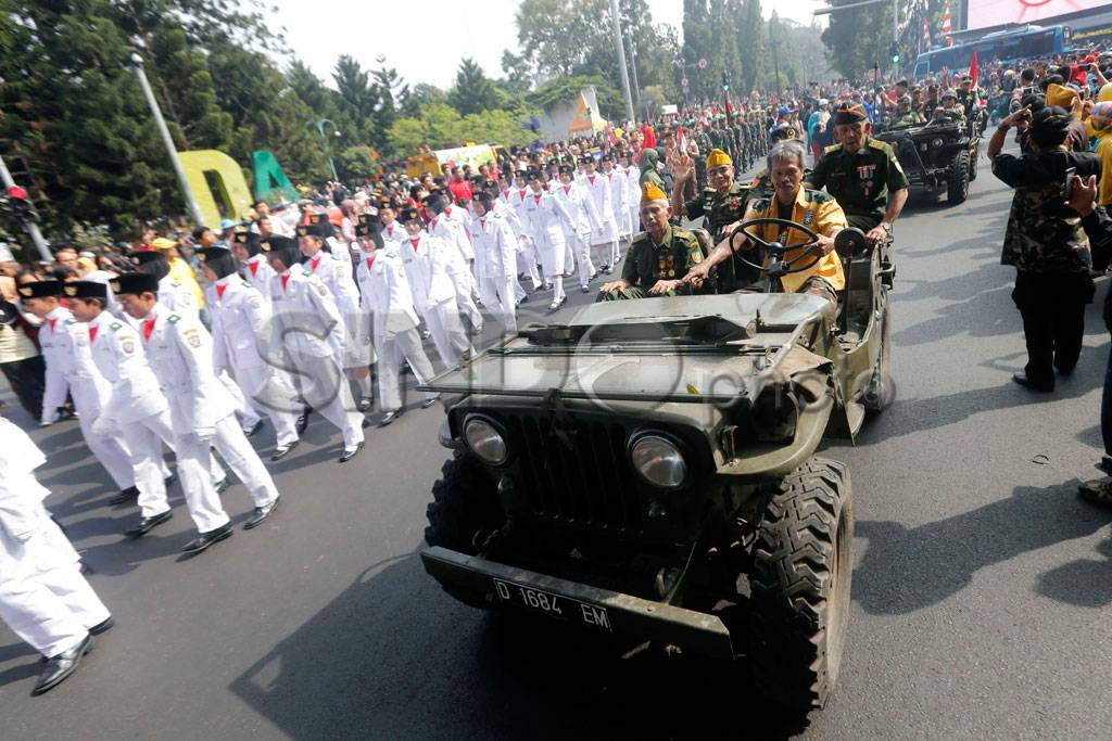 Karnaval Hari Veteran...
