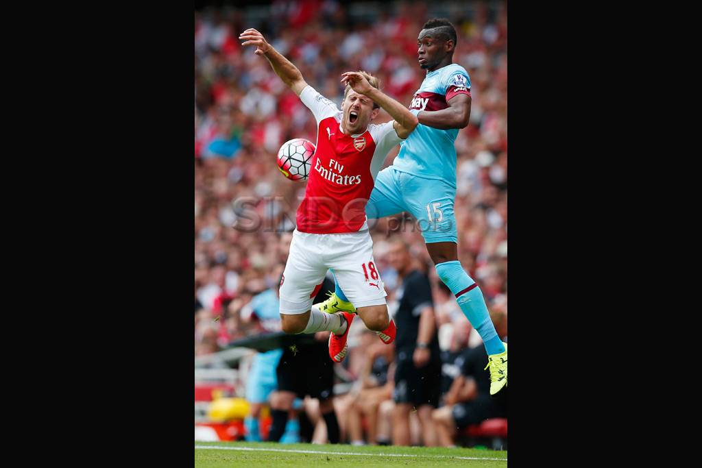 Laga Perdana, Arsenal...