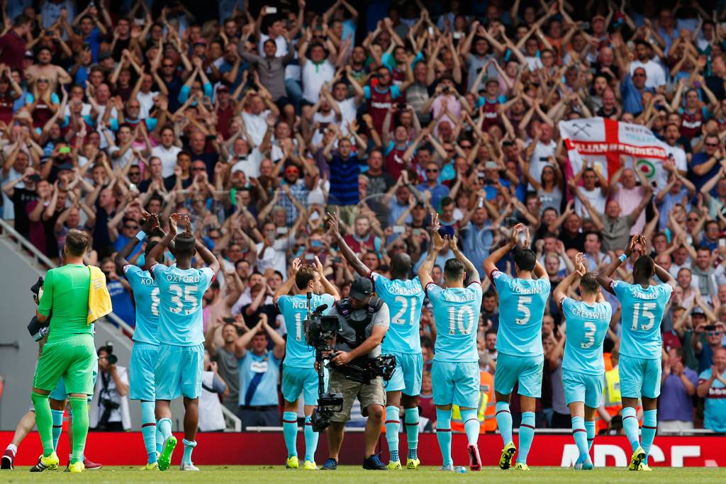 Laga Perdana, Arsenal...