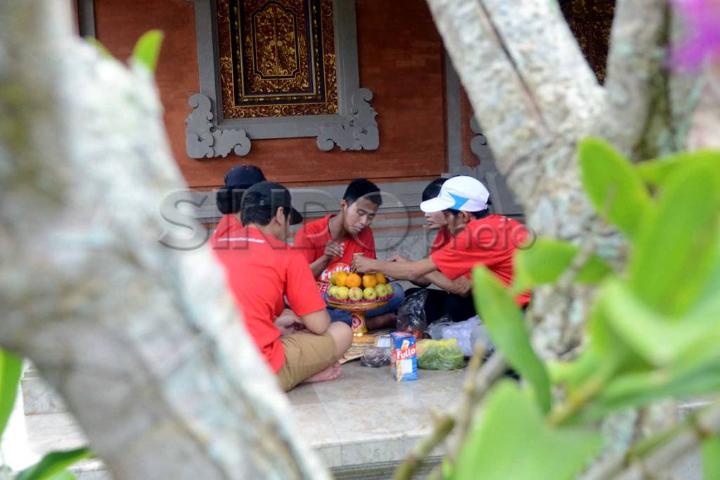 Raditya Dika Berburu...