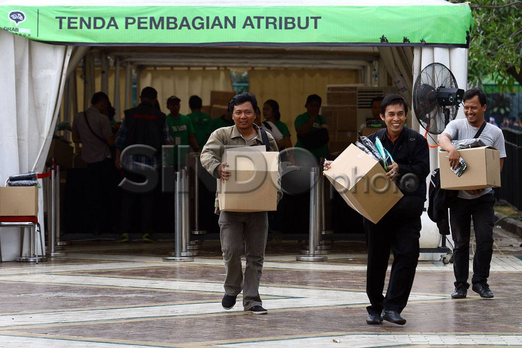 Ribuan Warga Daftar...