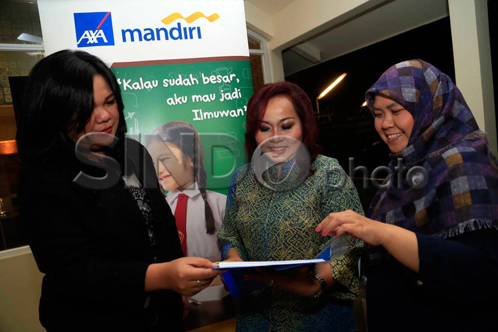AXA Mandiri Tekankan...