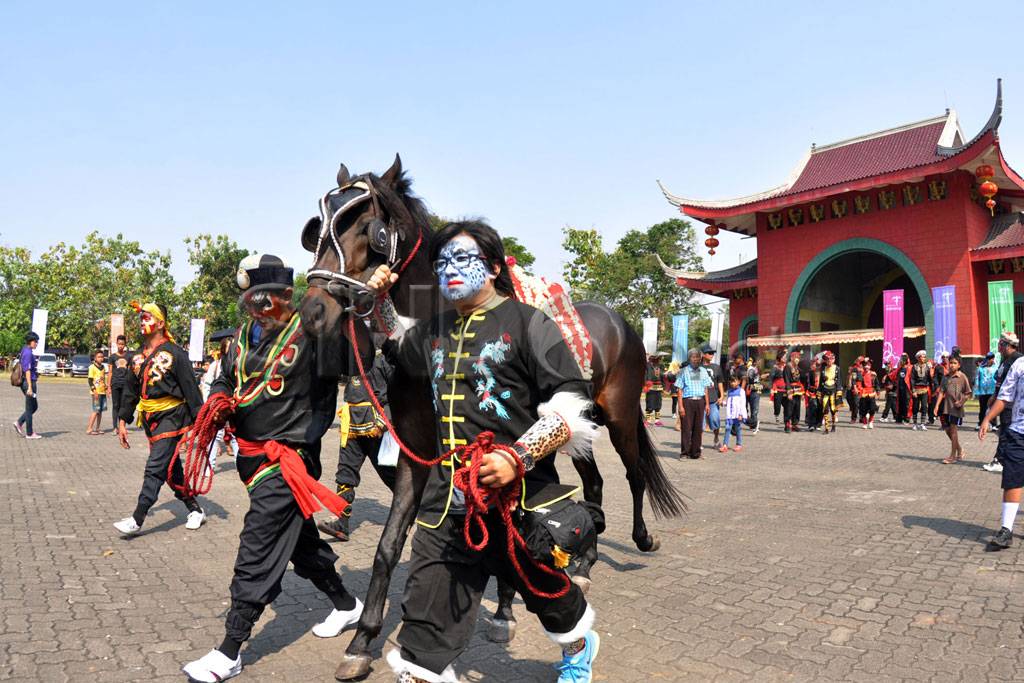 Atraksi Barongsai Meriahkan...