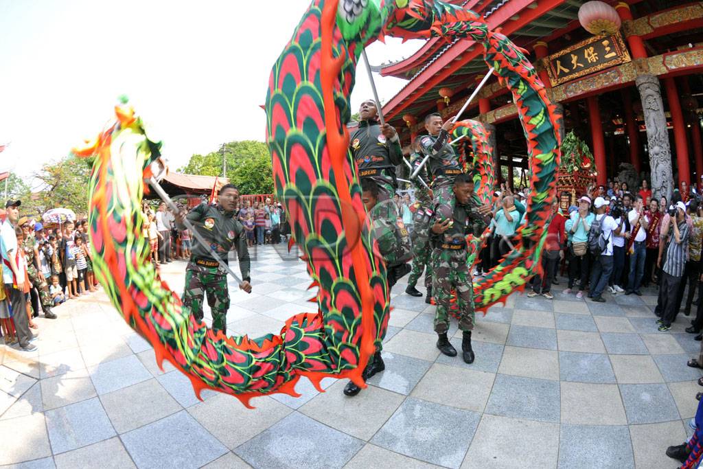Atraksi Barongsai Meriahkan...