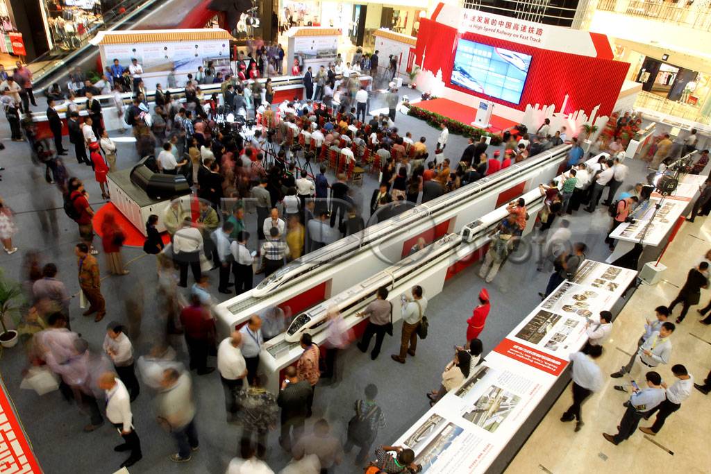 Pameran Kereta Cepat...