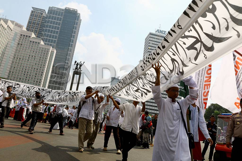 Ribuan Umat Muslim Ikuti...