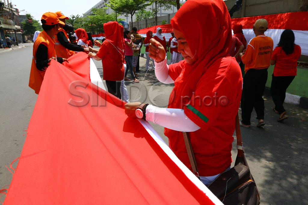 Kenang Fatmawati, Ratusan...