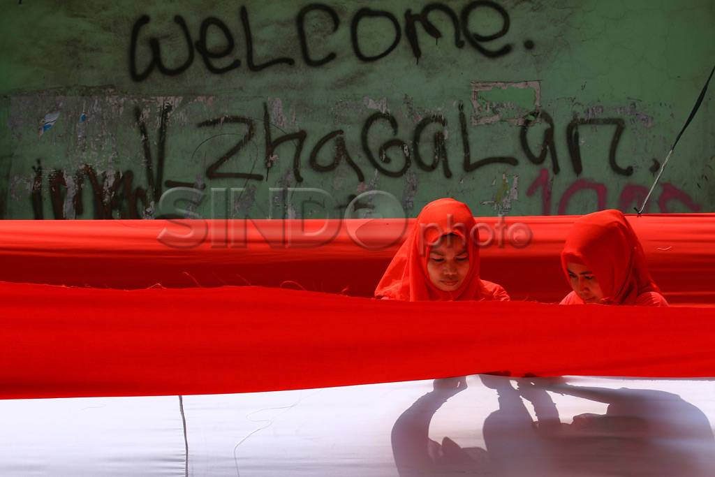 Kenang Fatmawati, Ratusan...