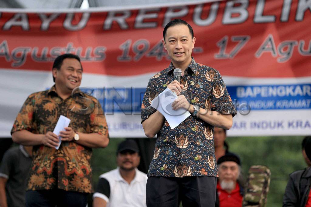 Rachmat Gobel Perkenalkan...