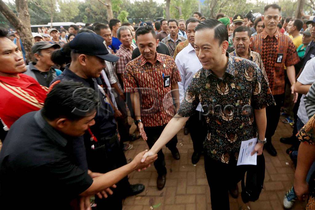 Rachmat Gobel Perkenalkan...