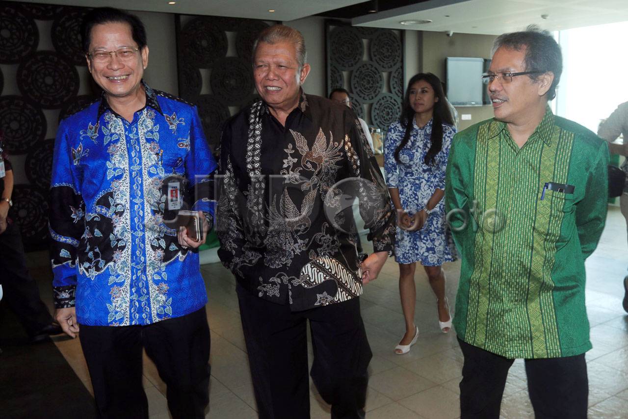 BCA Donasikan Rp200...