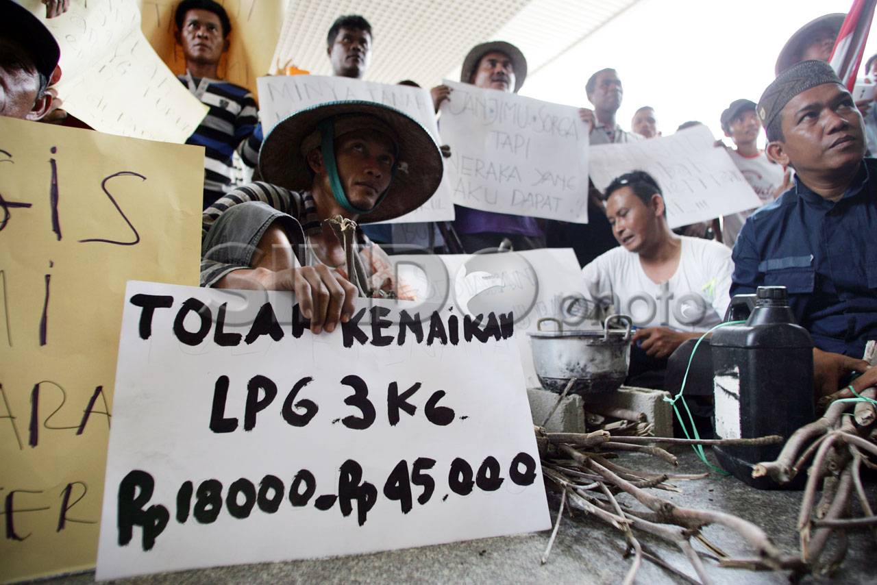 Warga Batam Tolak Uji...