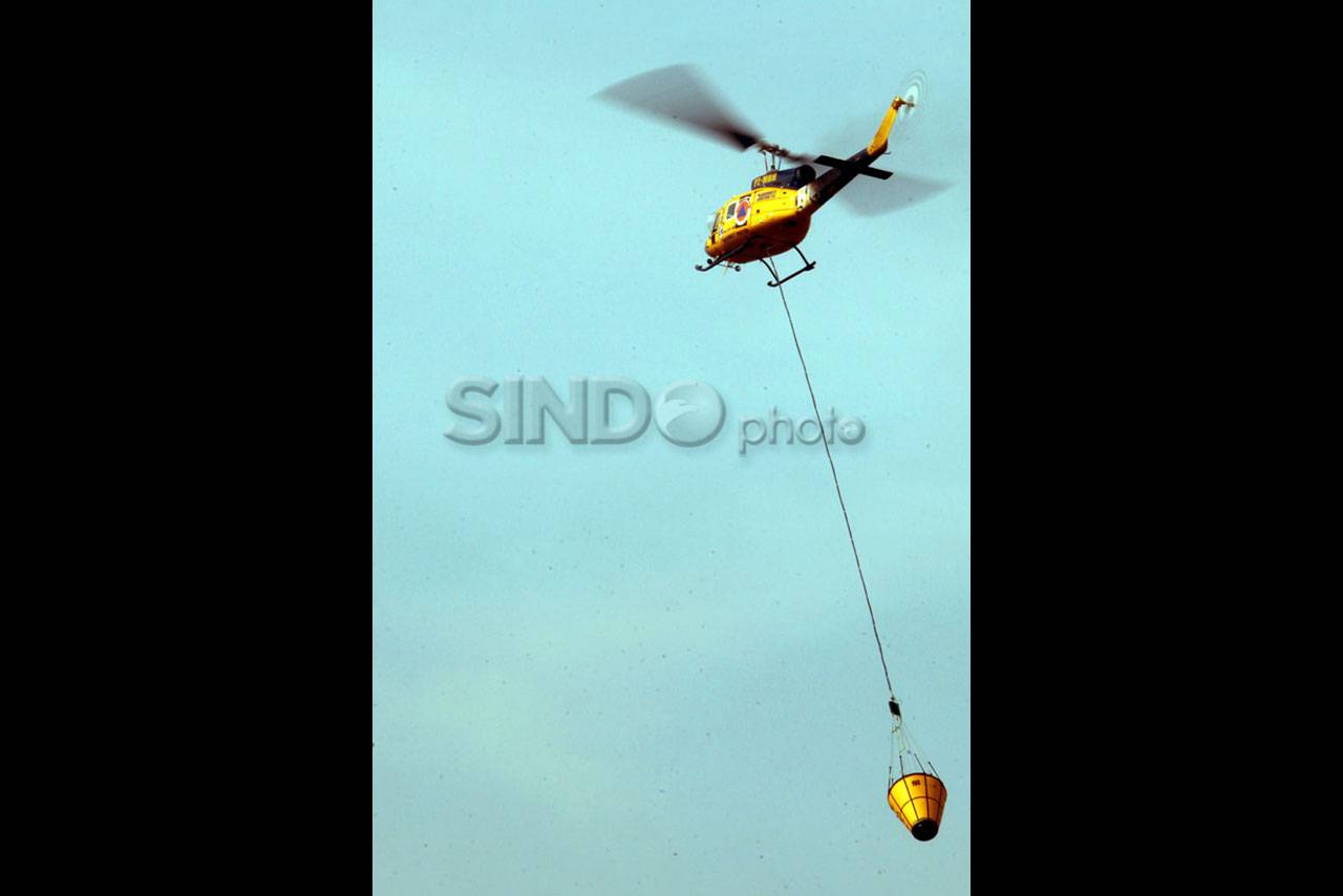 Helikopter Gunakan Flame...