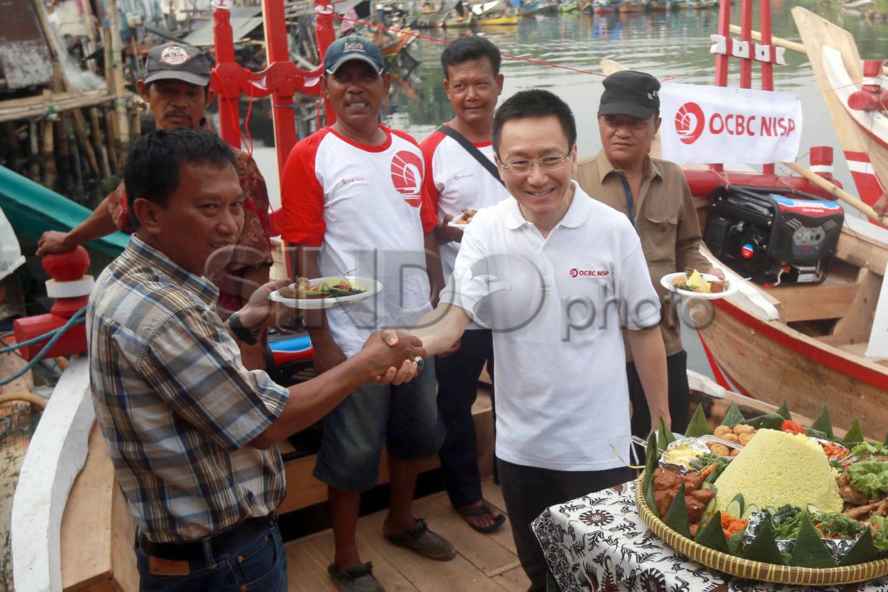 OCBC NISP Serahkan Tiga...