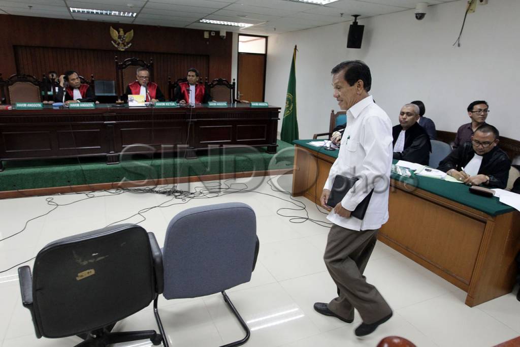 Adriansyah Jalani Sidang...