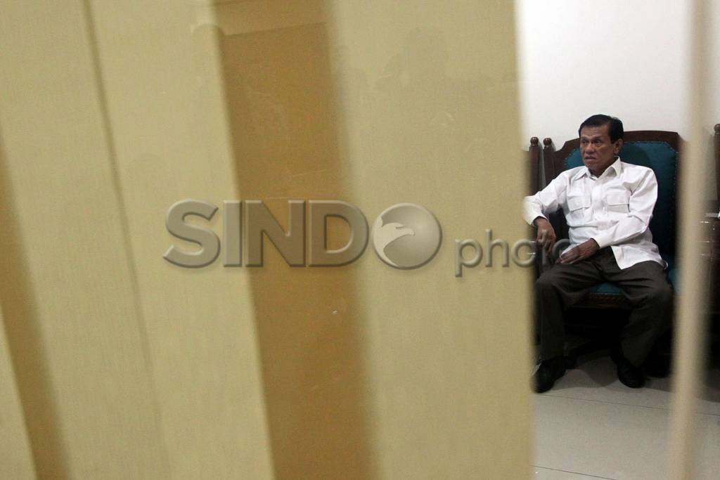 Adriansyah Jalani Sidang...