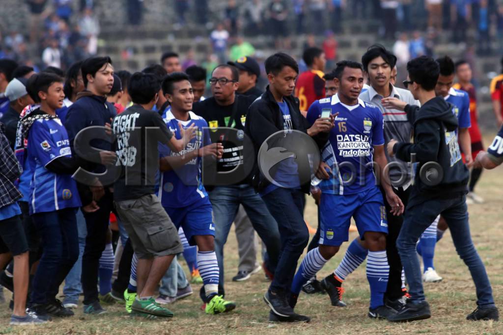 Lawan Sukabumi Selection,...