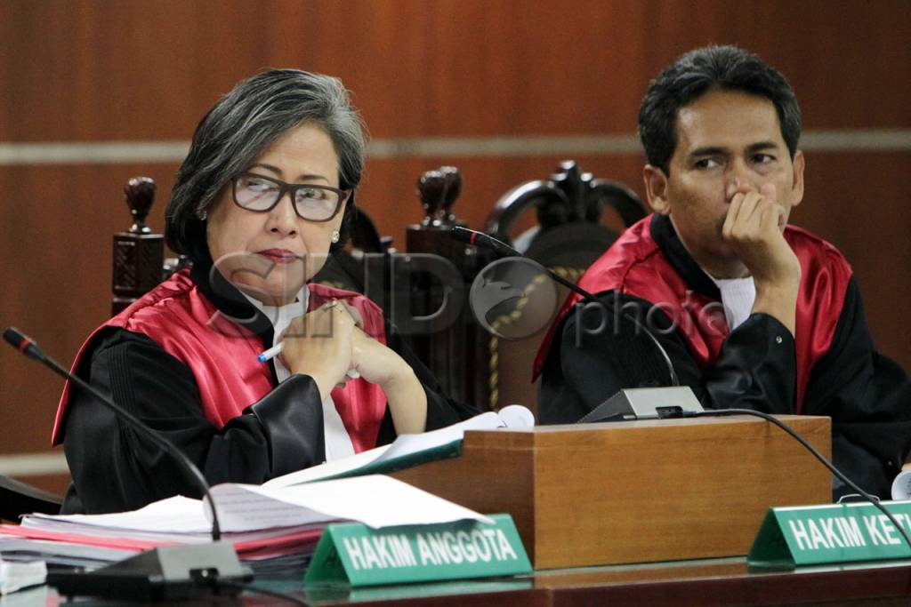 Waryono Karno Dituntut...