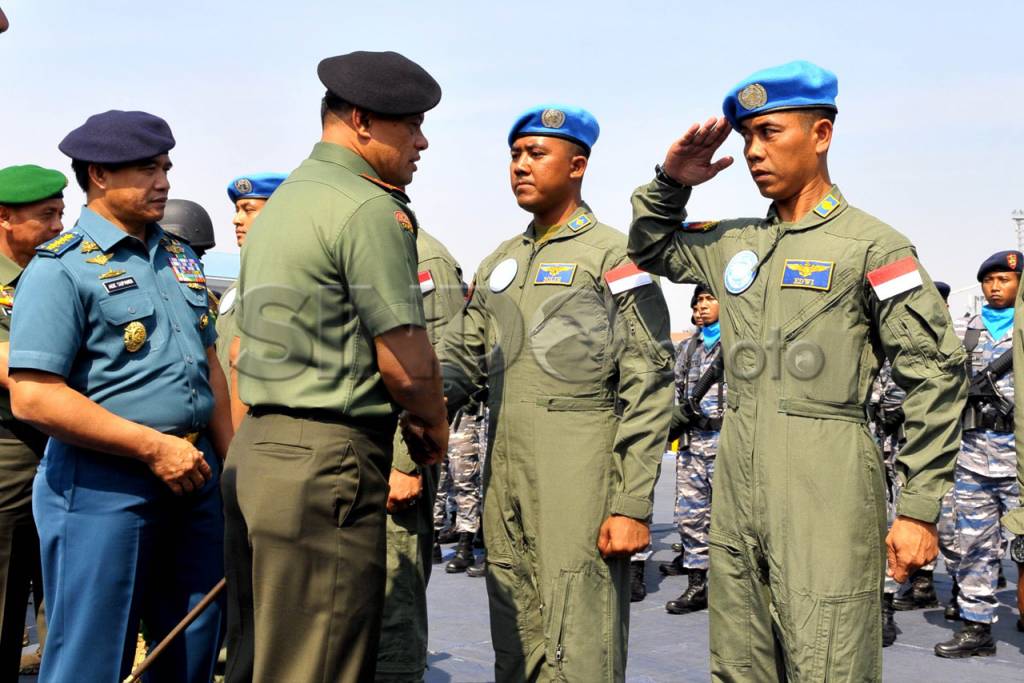 Panglima TNI Lepas Pasukan...