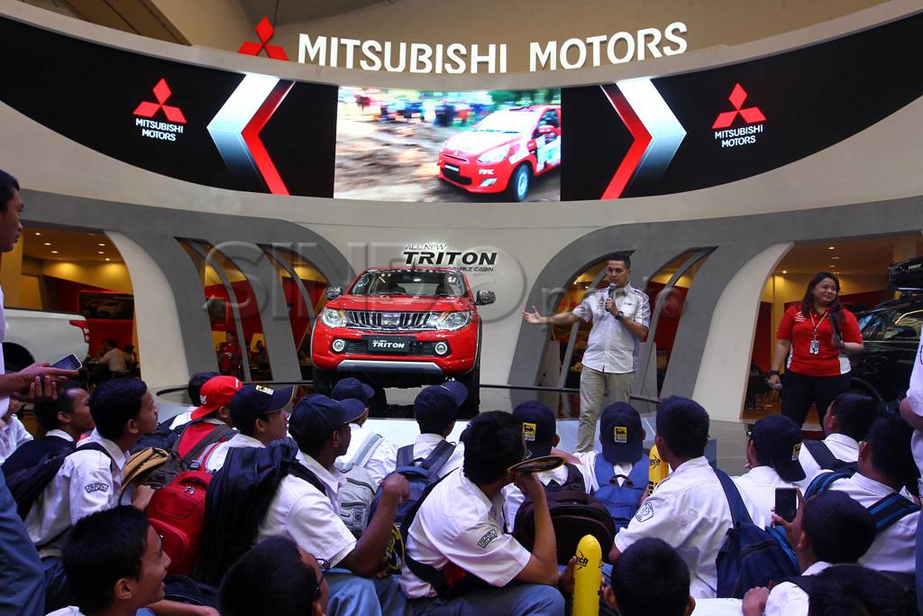 Kunjungi GIIAS 2015,...