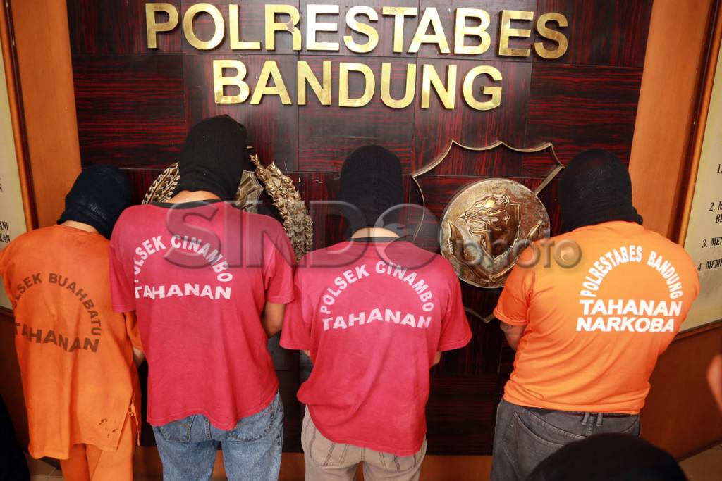 Polisi Amankan Obat-Obatan...