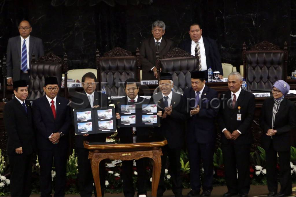 DPR Galar Sidang Paripurna...